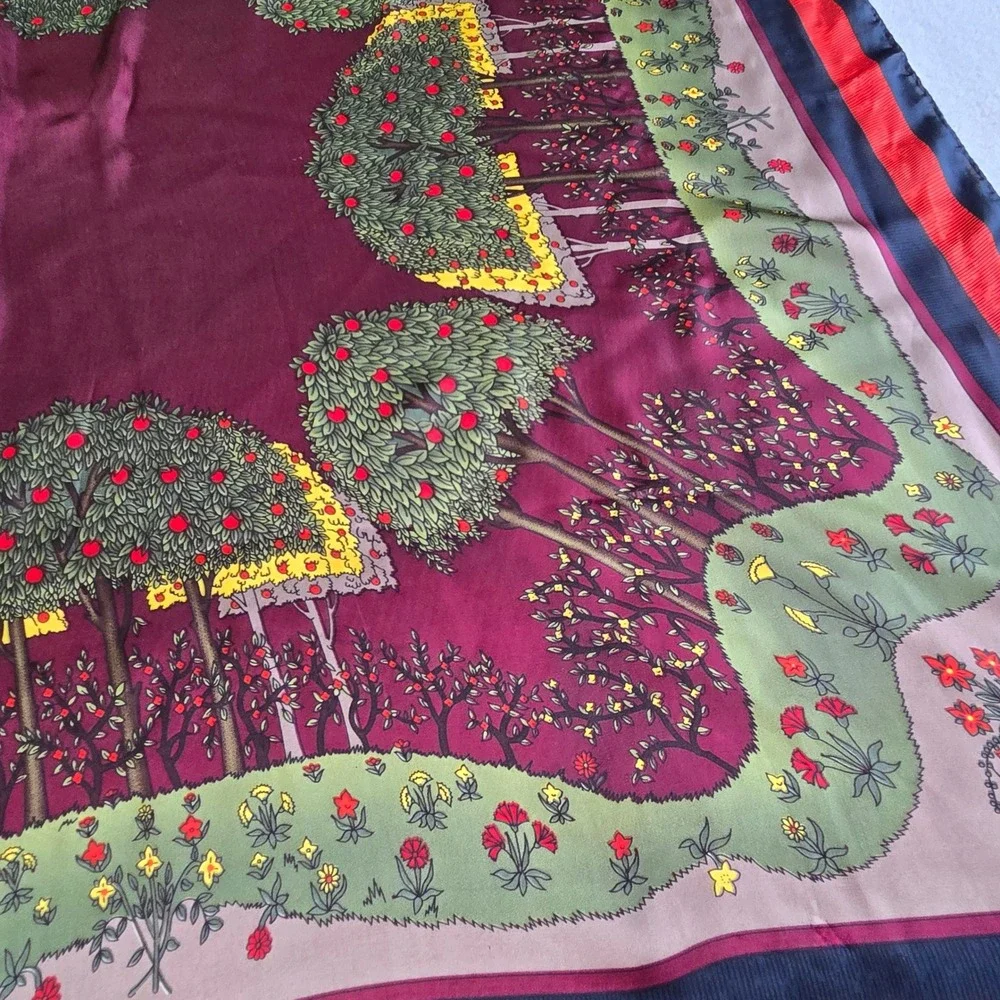 N/A square silk